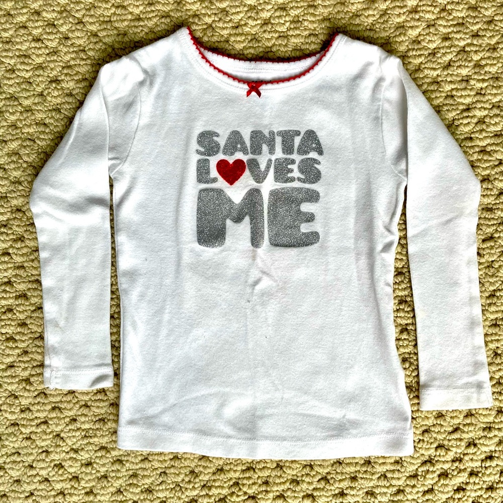 GUC Carter’s 2T Santa loves me shirt.